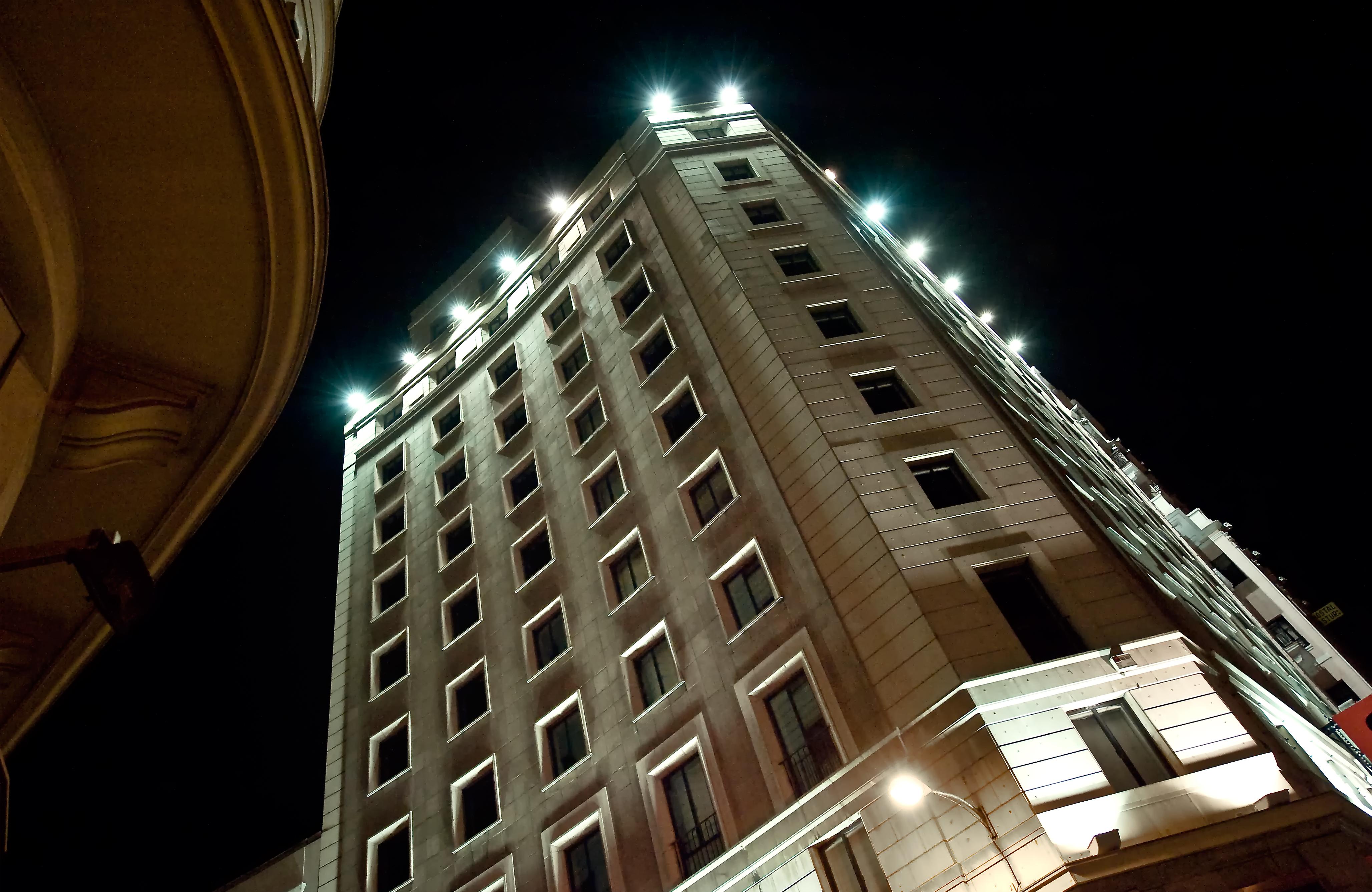 โรงแรมวินชี เวีย 66 มาดริด ภายนอก รูปภาพ